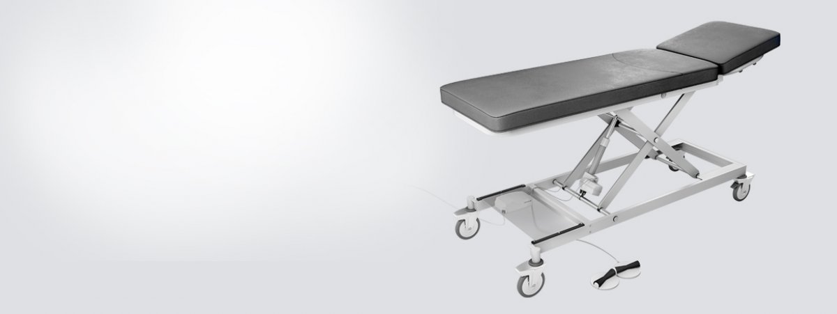 Flessibilità e design moderno per i lettini e i tavoli regolabili in altezza