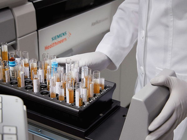 L'analizzatore di biochimica Siemens Healthineers testato presso l'Hôpital Beaujon